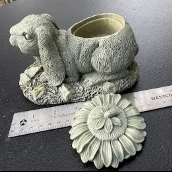 Hide a Key Rabbit Figurines Bunny Statue Polyresin Rabbit Ornament Outdo… - Picture 2 of 2
